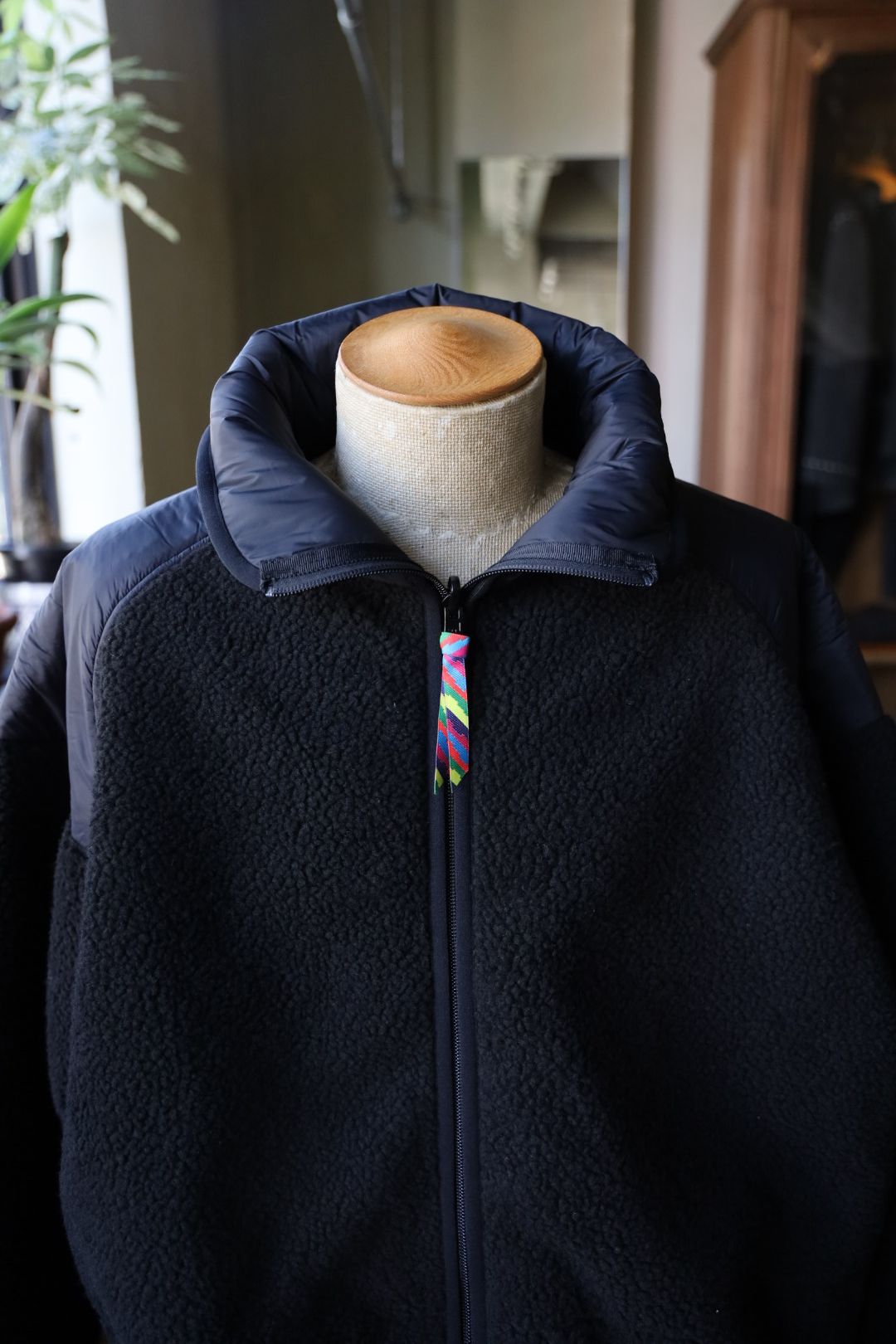 イズネス 25AW REVERSIBLE FLEECE DOWN JACKET is-ness×TAION (25AW_34_1007AWDOWNJK01)BLACK☆新作発売！