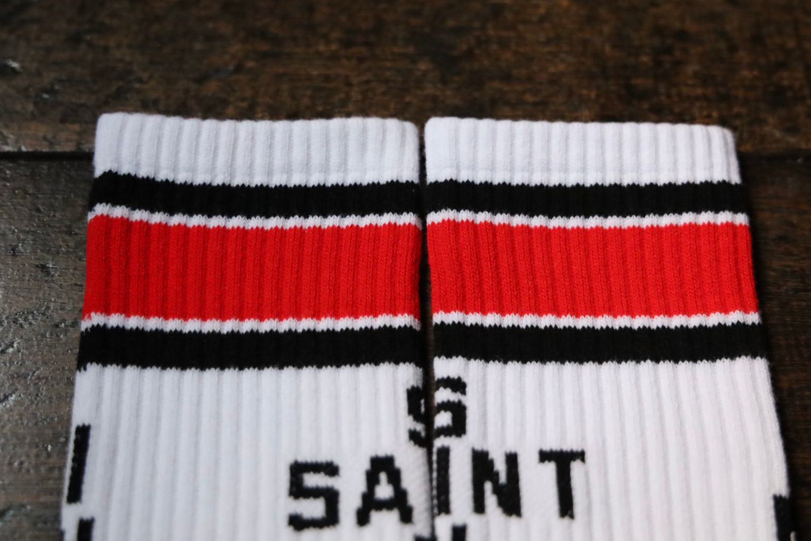 セントマイケル25SS SAINT SINNER SOCKS (SM-HR8-0000-107)RED