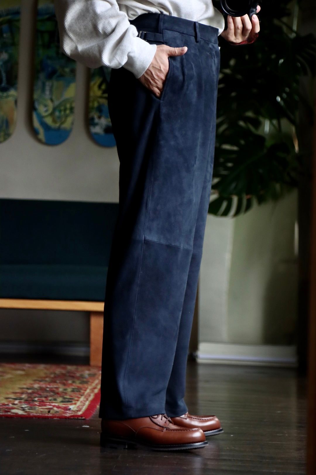 A.PRESSE 23AW Suede Trousers"NAVY"スタイル