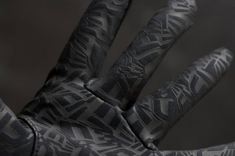 Yohji Yamamoto×New Era BOX LOGO PRINT LONG SLEEVES style.