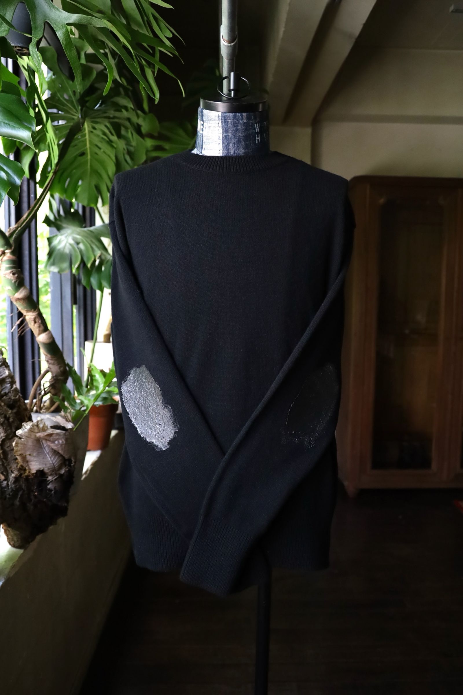 ヨーク24FW PAINTED ELBOW PATCH  SWEATER(YK24FW0822S)BLACK