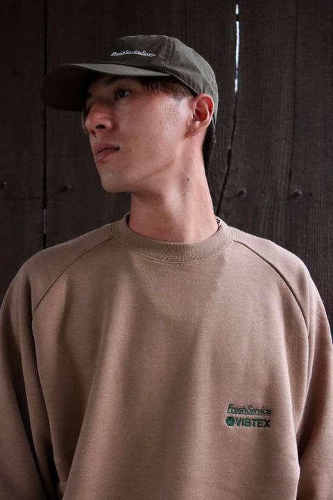 FreshService フレッシュサービス 23AW VIBTEX for FreshService “SWEAT CREW NECK PULLOVER”スタイル