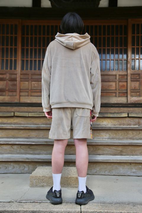 CHAOS EMBROIDERY COMFY HOODIE(21SS24BL118) style.2021.1.16.