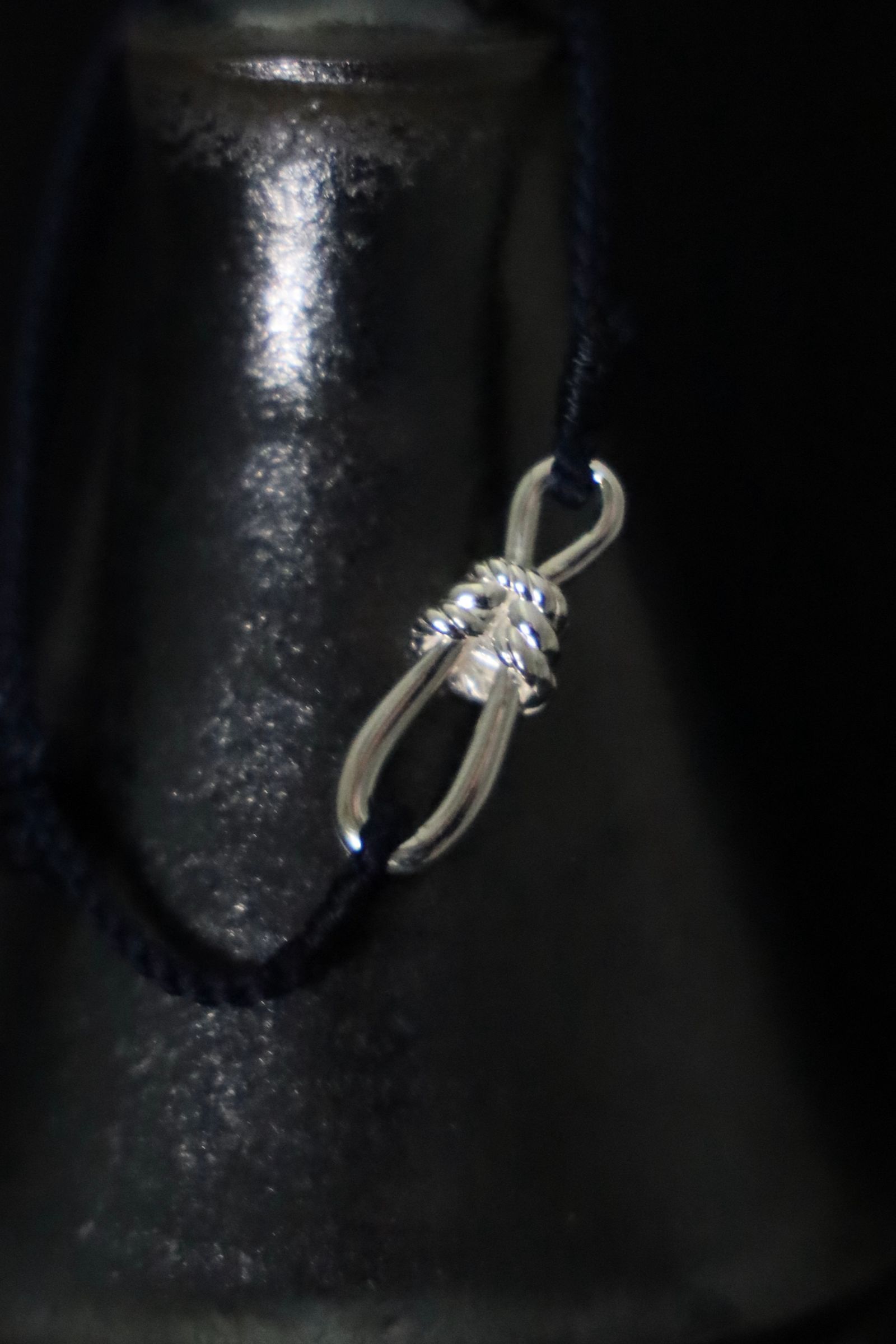 XOLO JEWELRY ショロジュエリー / Twisted Rope Link Silk Code Bracelet (NAVY)☆6月19日再入荷！