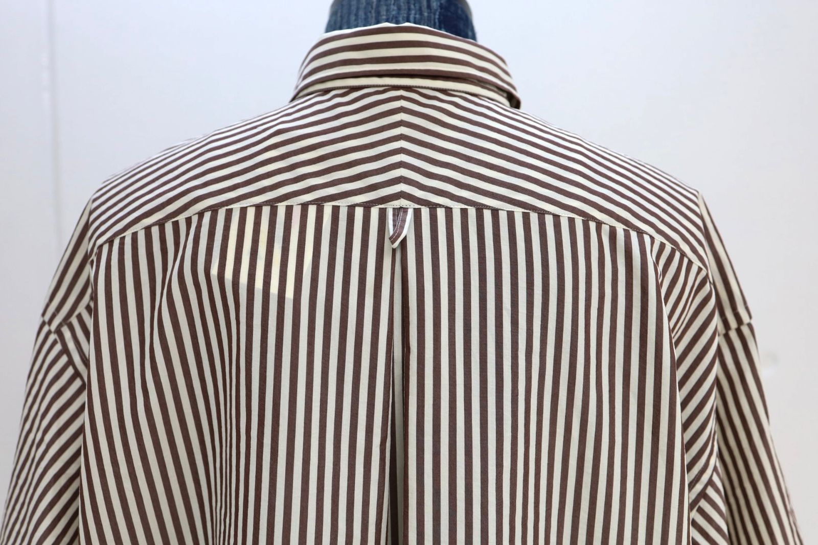 イズネス 26SS シャツTab Color Vent Short-Sleeve Shirt(26SS_28_1008SSSH02) BROWN STRIPE ☆新作発売！