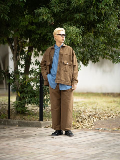 Graphpaper Cotton Double Serge Two Tuck Pants スタイル