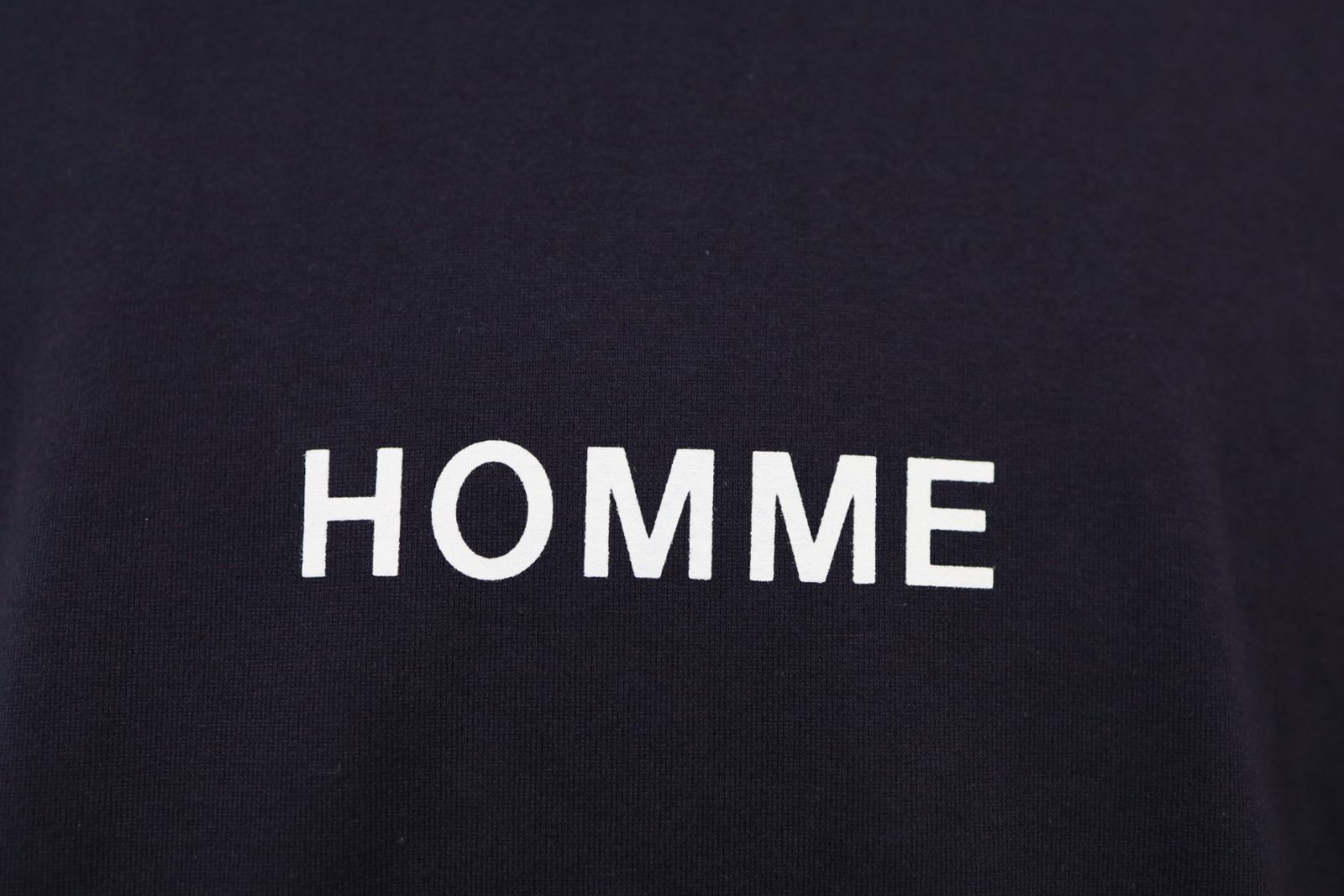 コムデギャルソンオム26SS ロゴプリントTシャツ(HQ-T103-051)NAVY☆4月3日(金)発売！