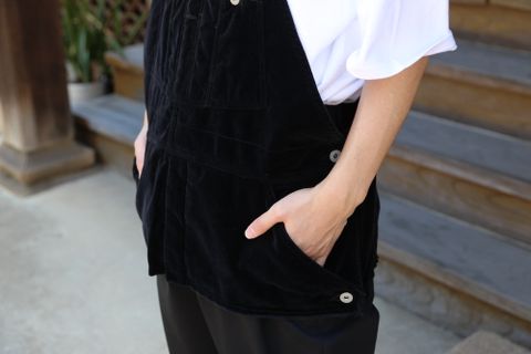 doublet CUT OFF VELVET VEST(21AW09VE13) style. 2021.07.25.