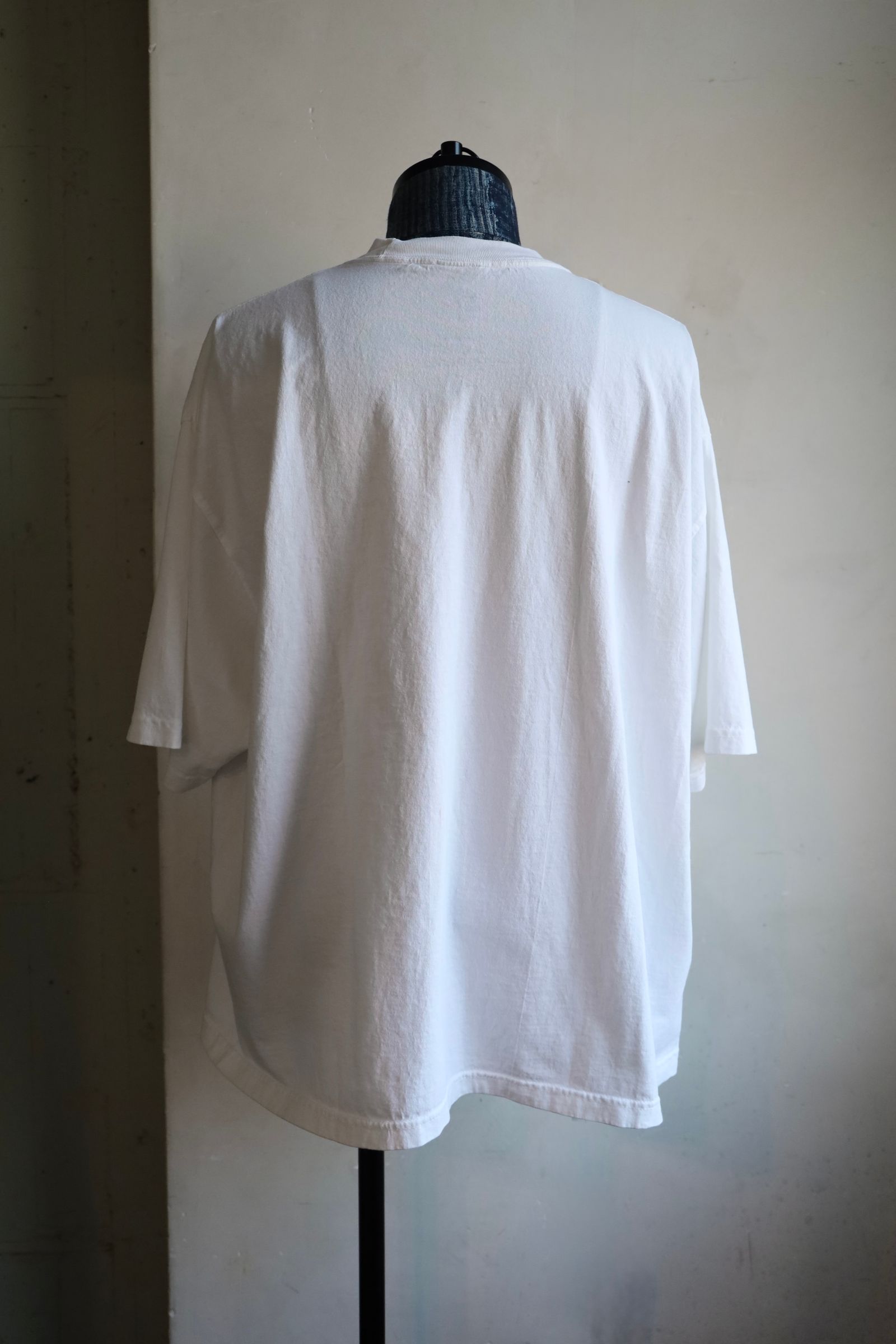 イズネスミュージック MUSIC TAKE ME UP T-SHIRT(IMP5_01_MUSIC T.M.U.T01)WHITE