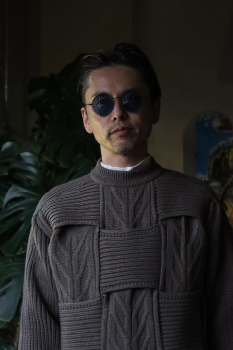 YOKE CROSSING CABLE CREW NECK KNIT"GREIGE"style