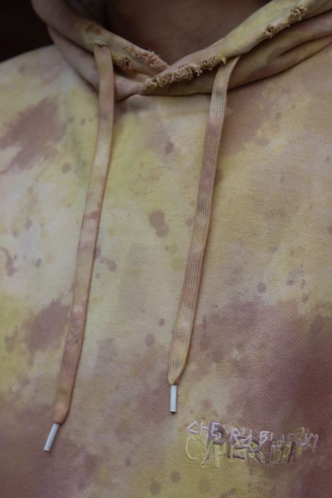 doublet WASTE VEGETABLE DYED HOODIE(22SS28CS209) style. 2022.01.19.