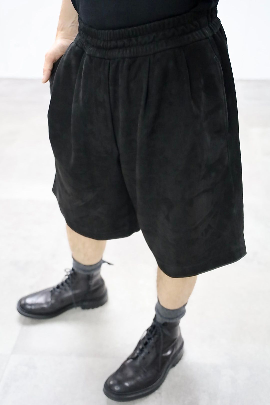 Graphpaper 26SS Cow Nubuck Leather L/S Oversized Regular Collar Shirt"BLACK"スタイル