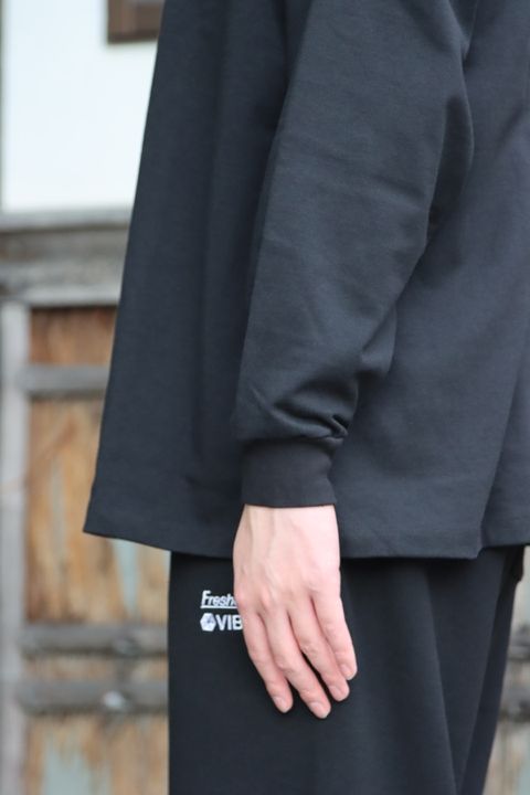 VIBTEX for FreshService “L/S CREW NECK TEE” style.2022.10.21
