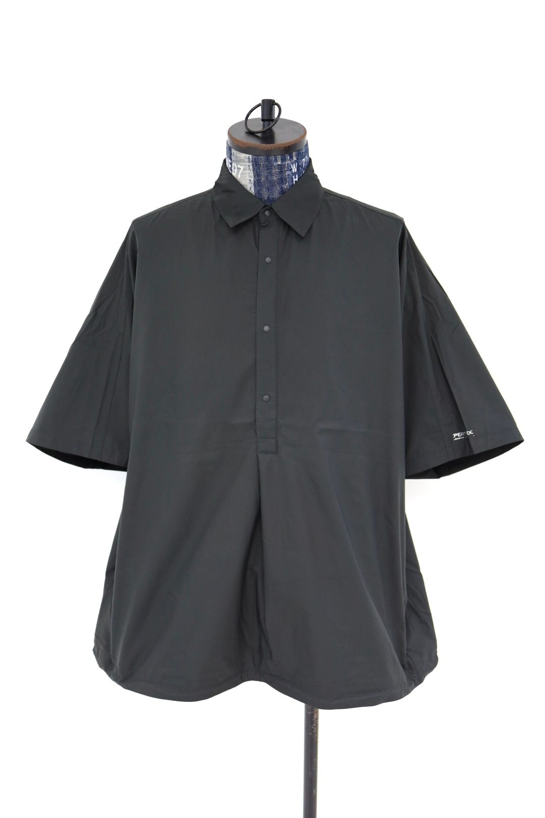 グラフペーパー 26SS PERTEX QUANTUM AIR S/S Pullover Shirt(GM261-50303)CHARCOAL☆3月28日(土)発売！