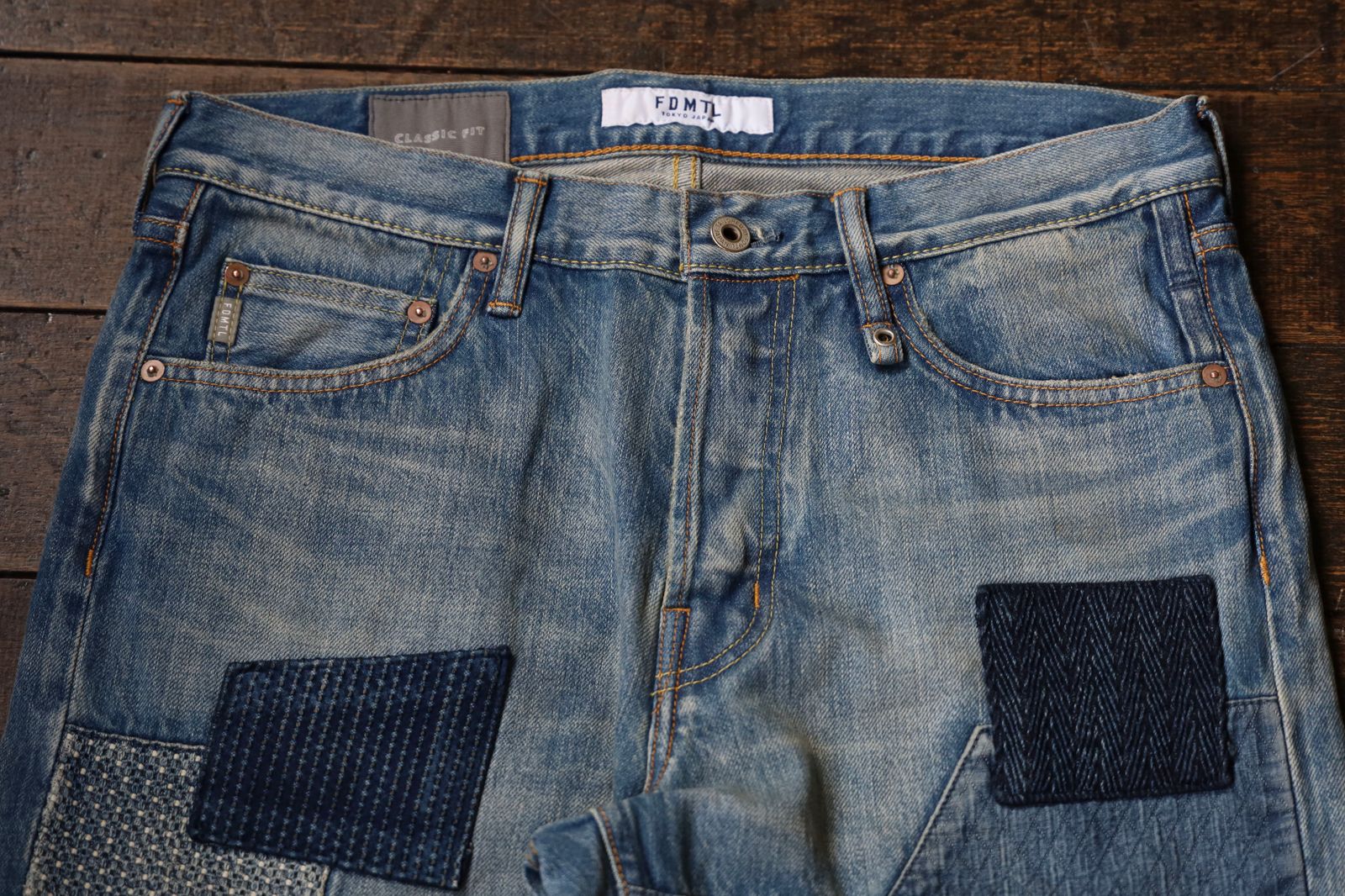 FDMTL スキニーフィットストレート デニム FDMTL - ファンダメンタル デニムパンツCLASSIC STRAIGHT DENIM