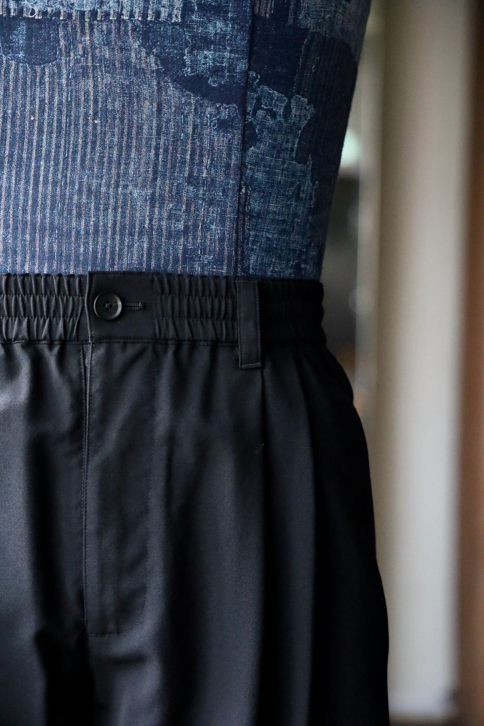 ヨーク25SS WOOL TROPICAL 2PLEATED EASY SHORTS(YK25SS001009P)BLACK☆5月3日(土)発売！