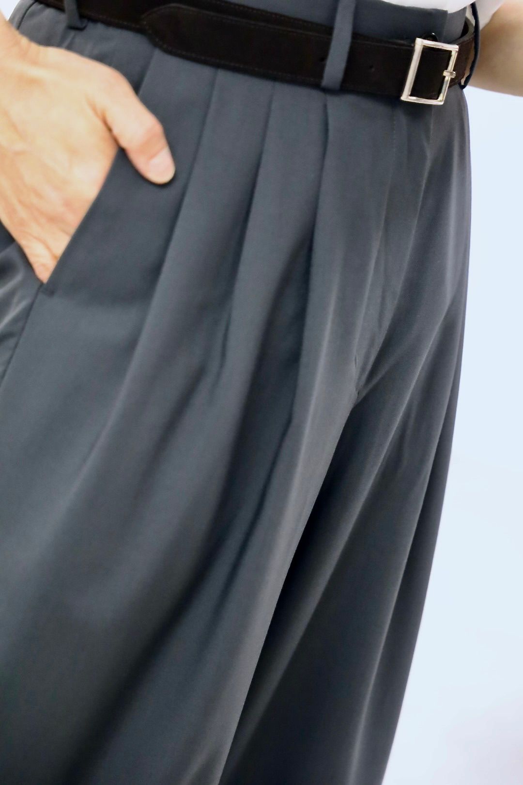 MARKAWARE 26SS ワイドトラウザーズTRIPLE PLEATED WIDE TROUSERS(A26A15PT03C)CHARCOAL☆新作発売！