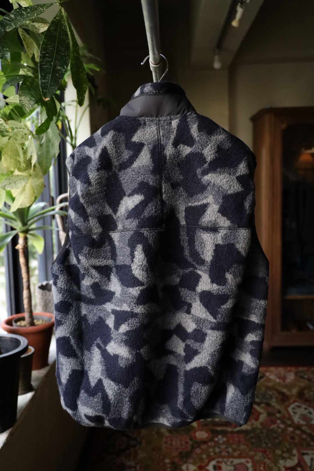 コムデギャルソンオム ウールボアフリースベスト(HR-T017-051)NAVY×GRAY☆10月2日(金)発売！