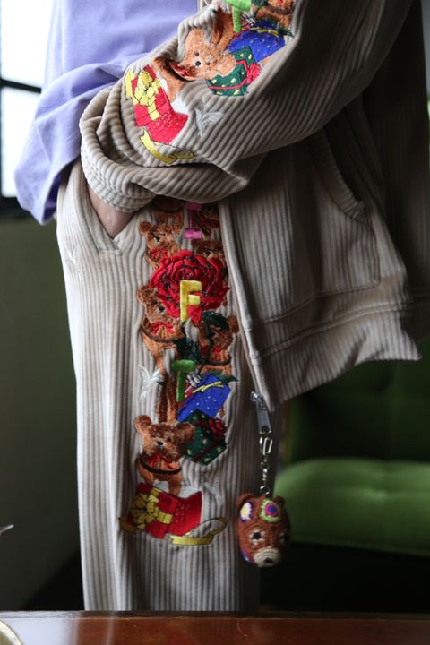 doublet CHAOS EMBROIDERY COMFY HOODIE"BEIGE"style.2021.1.30.