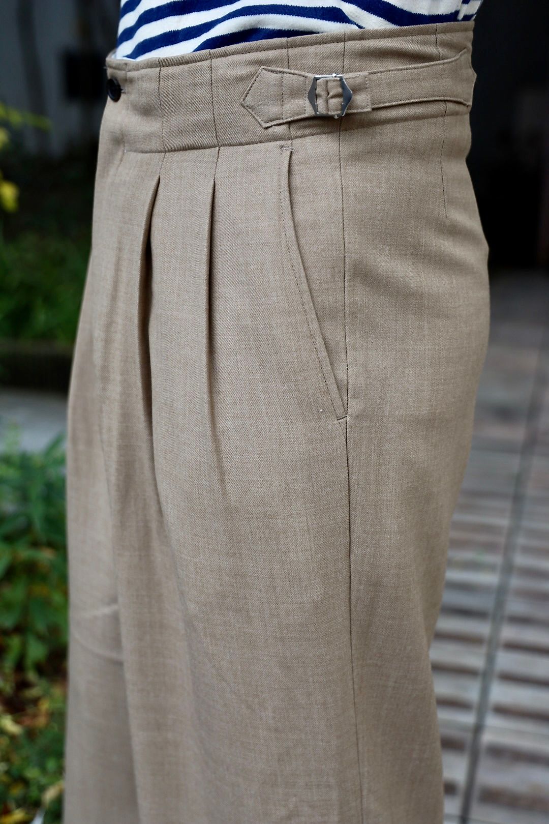 marka マーカ 26SS TWO TUCK MILITARY TROUSERS -RECYCLED POLYESTER NON-MULESED WOOL GABARDINE-(M26A06PT01C)BEIGE☆新作発売！