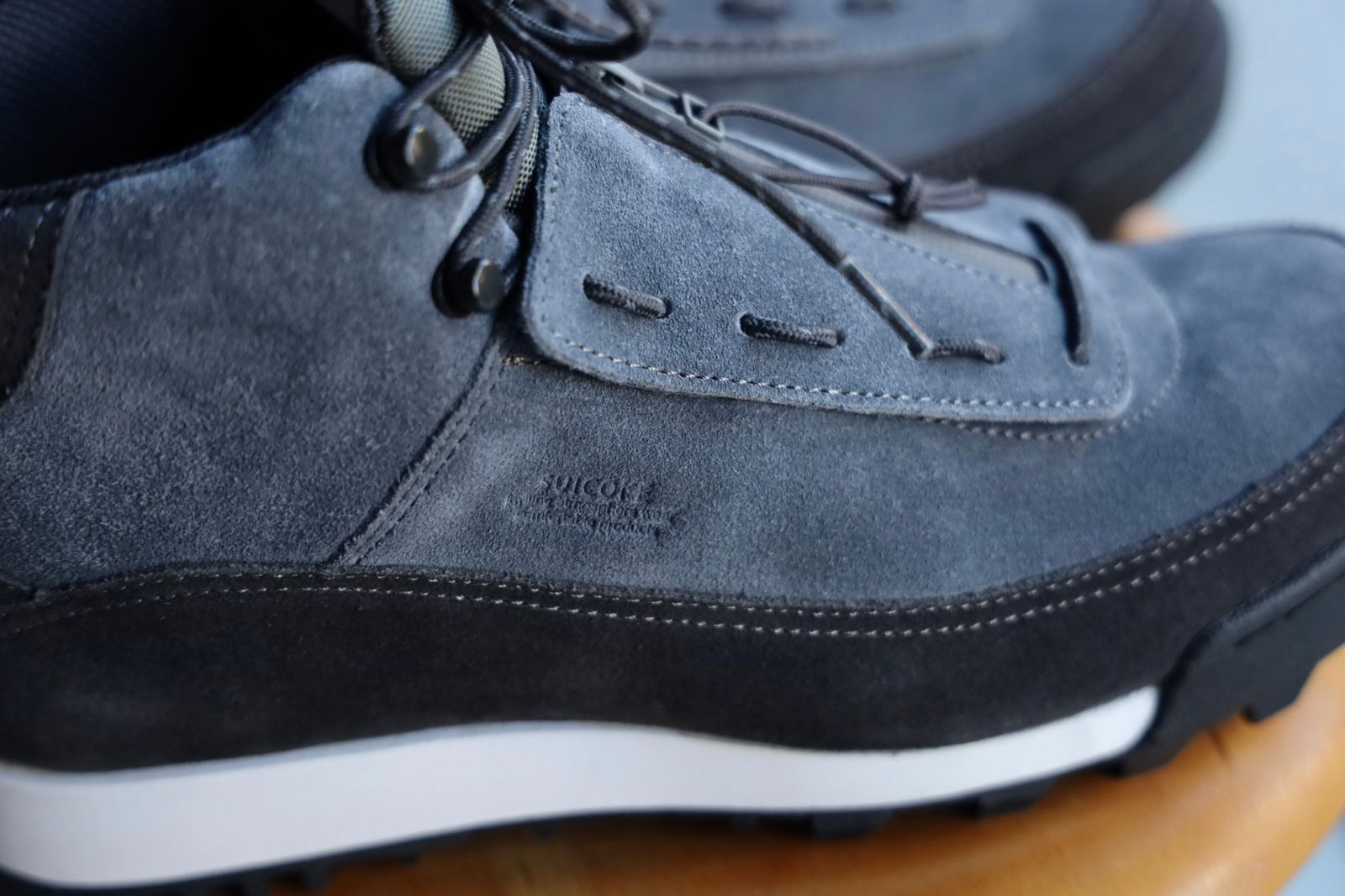 イズネス 25AW FLOW-MID SHOES is-ness×SUICOKE(25AW_40_1007AWSHOES01)GRAY×CHARCOAL☆新作発売！