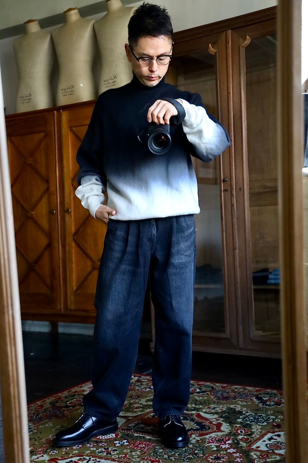 グラフペーパー Selvage Denim Two Tuck Tapered Pants(GU261-40060DB)BLACK_DARK FADE