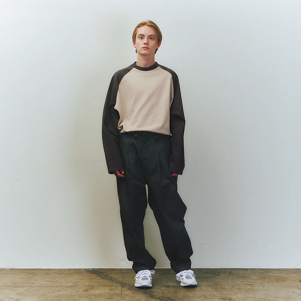 イズネス24AW BALLOON RAGLAN LONG SLEEVE T SHIRT(1006AWCST01)BEIGE×CHARCOAL