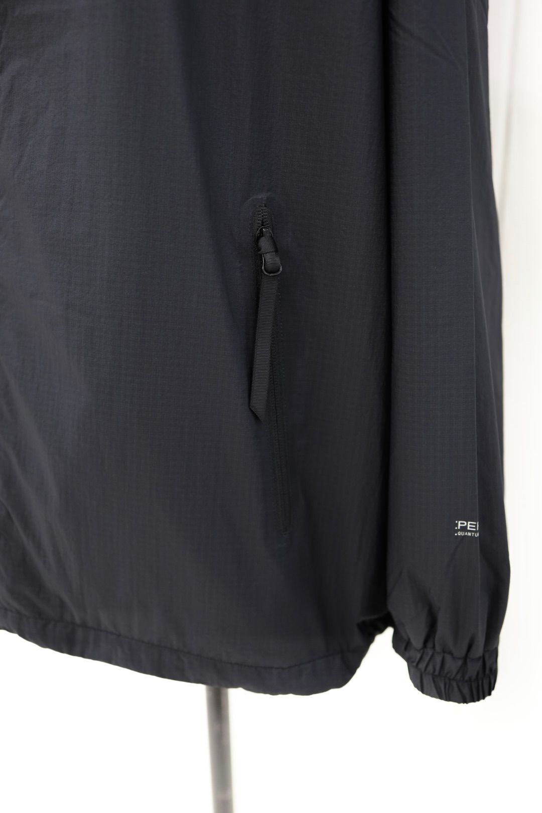 グラフペーパー PERTEX® QUANTUM AIR Light Thermo Blouson(GM263-30281)BLACK☆9月26日(土)発売！
