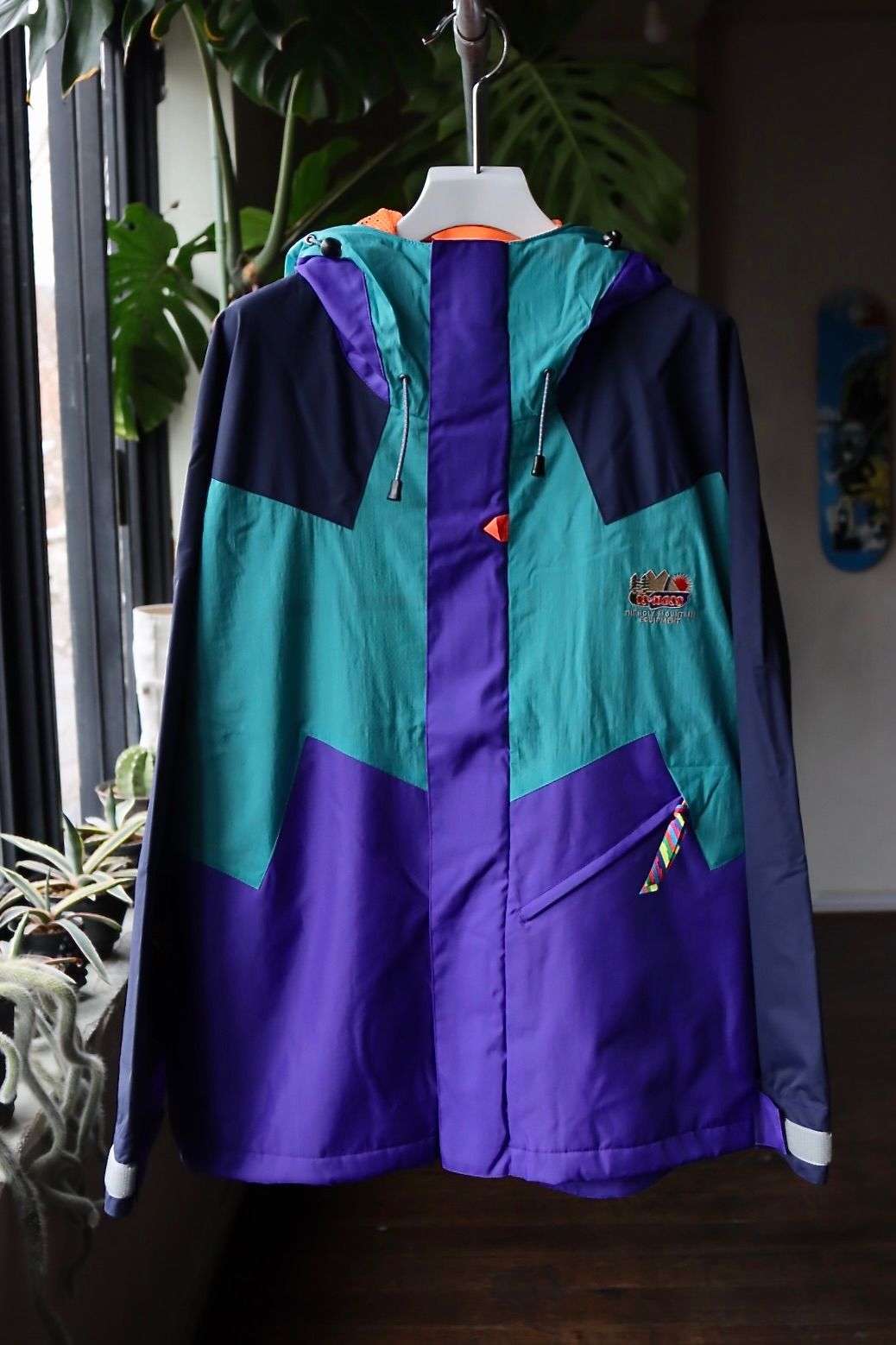 イズネス 23SS マウンテンパーカーPURPLE x BLUE | labiela.com