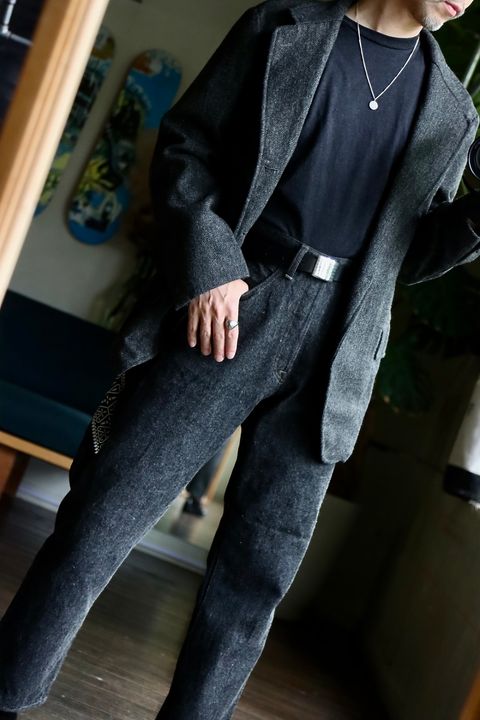A.PRESSE 23AW Black Washed Denim Pantsスタイル
