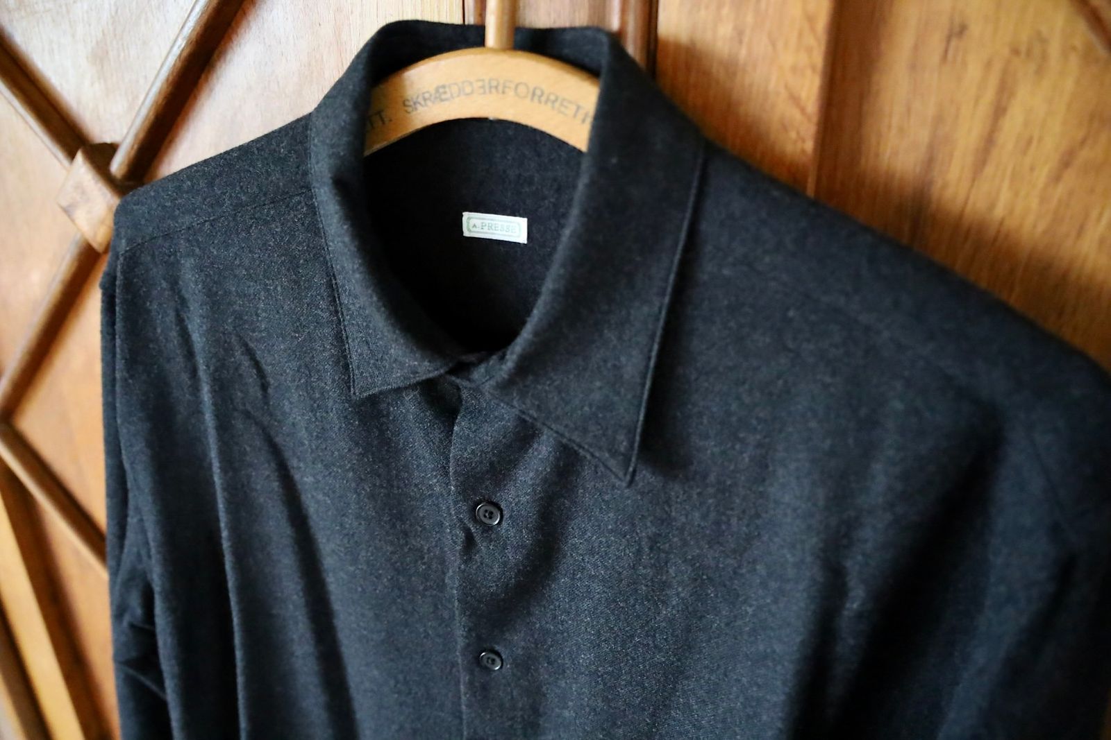 アプレッセ 2026 STYLE2 Wool Regular Collar Shirt(26AAP-02-18)CHARCOAL☆9月5日(土)発売！