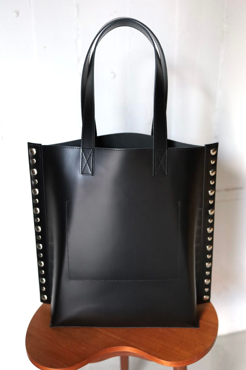 tao 26FW ステアガラス スタッズ付トートバッグ 大(TC-K203-052)BLACK☆8月7日(金)発売！