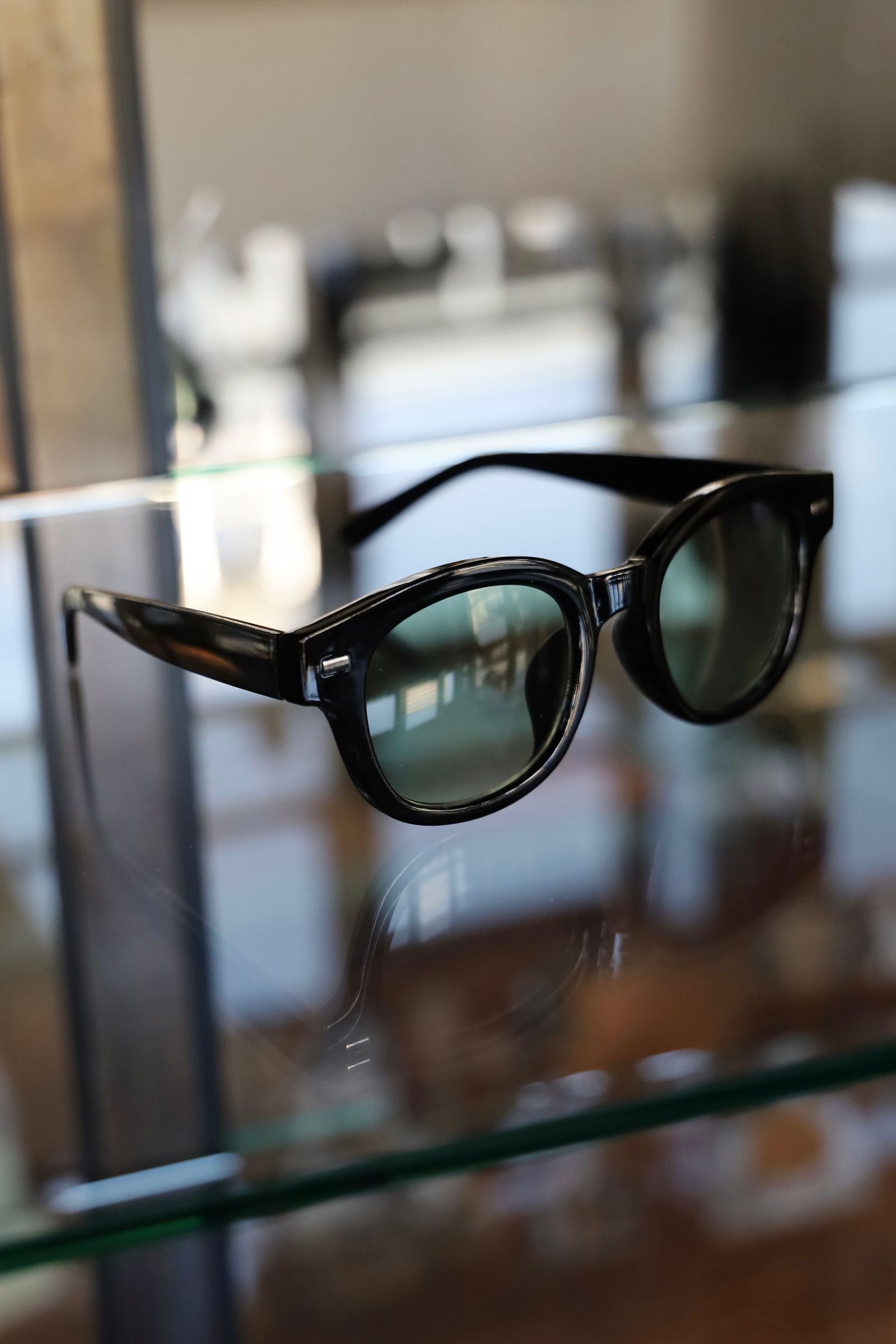 イズネスミュージックサングラス is-ness WALTER SUNGLASSES(WELLINGTON TYPE)BLACK-GREEN