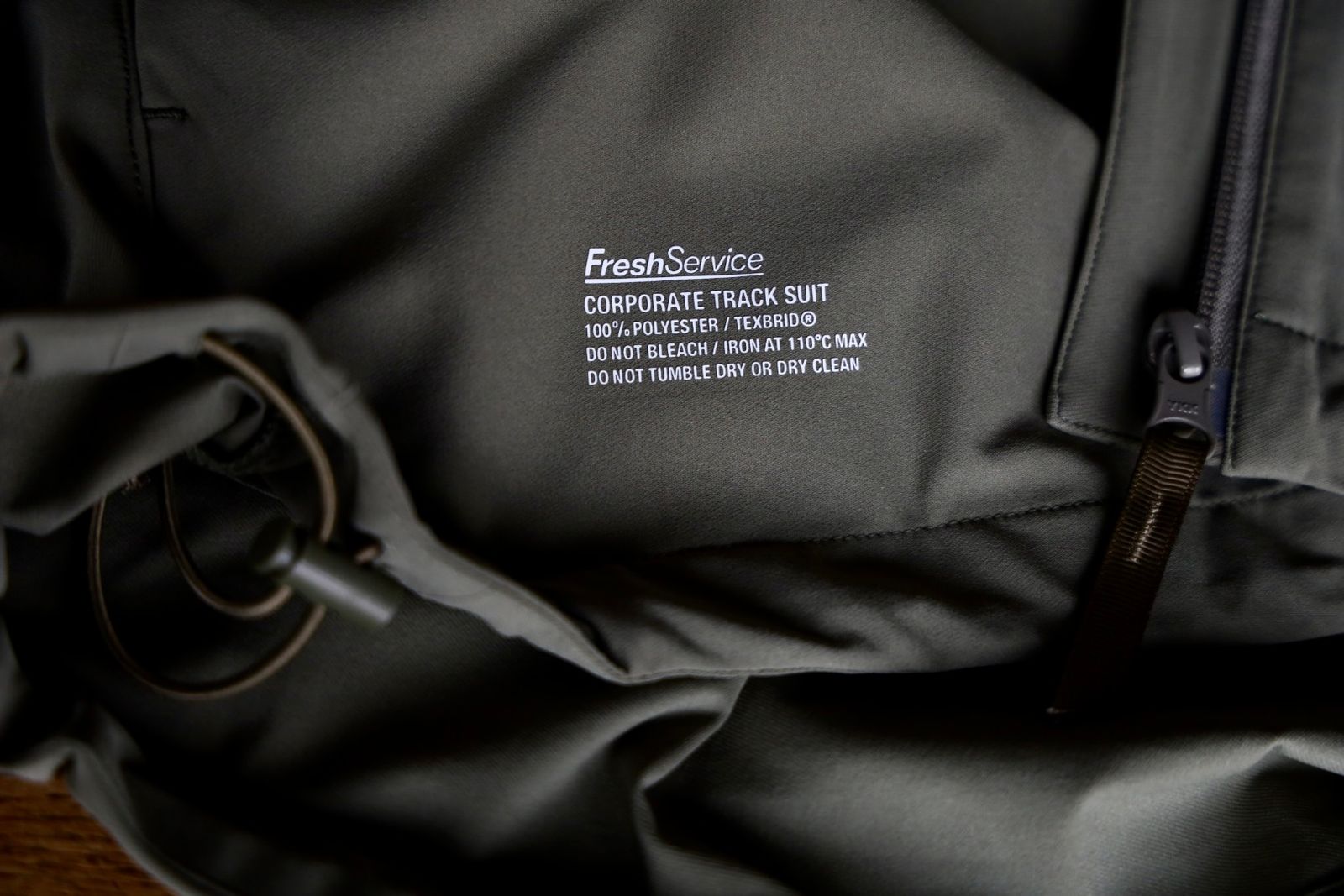 FreshService CORPORATE TRACK SUITスタイル※発売延期