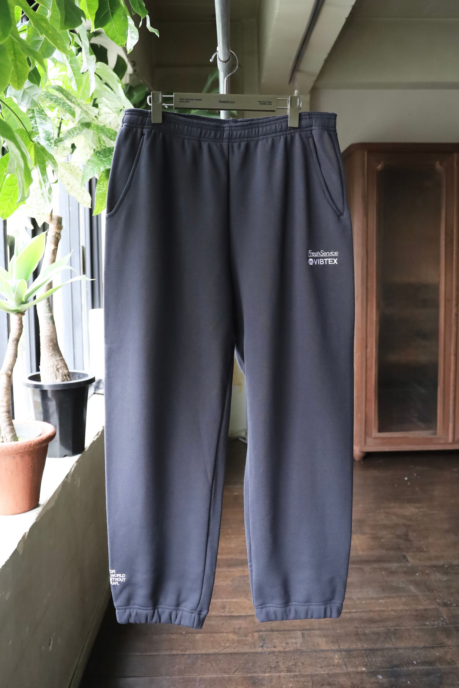フレッシュサービス VIBTEX for FreshService SWEAT PANTS (GRAY)