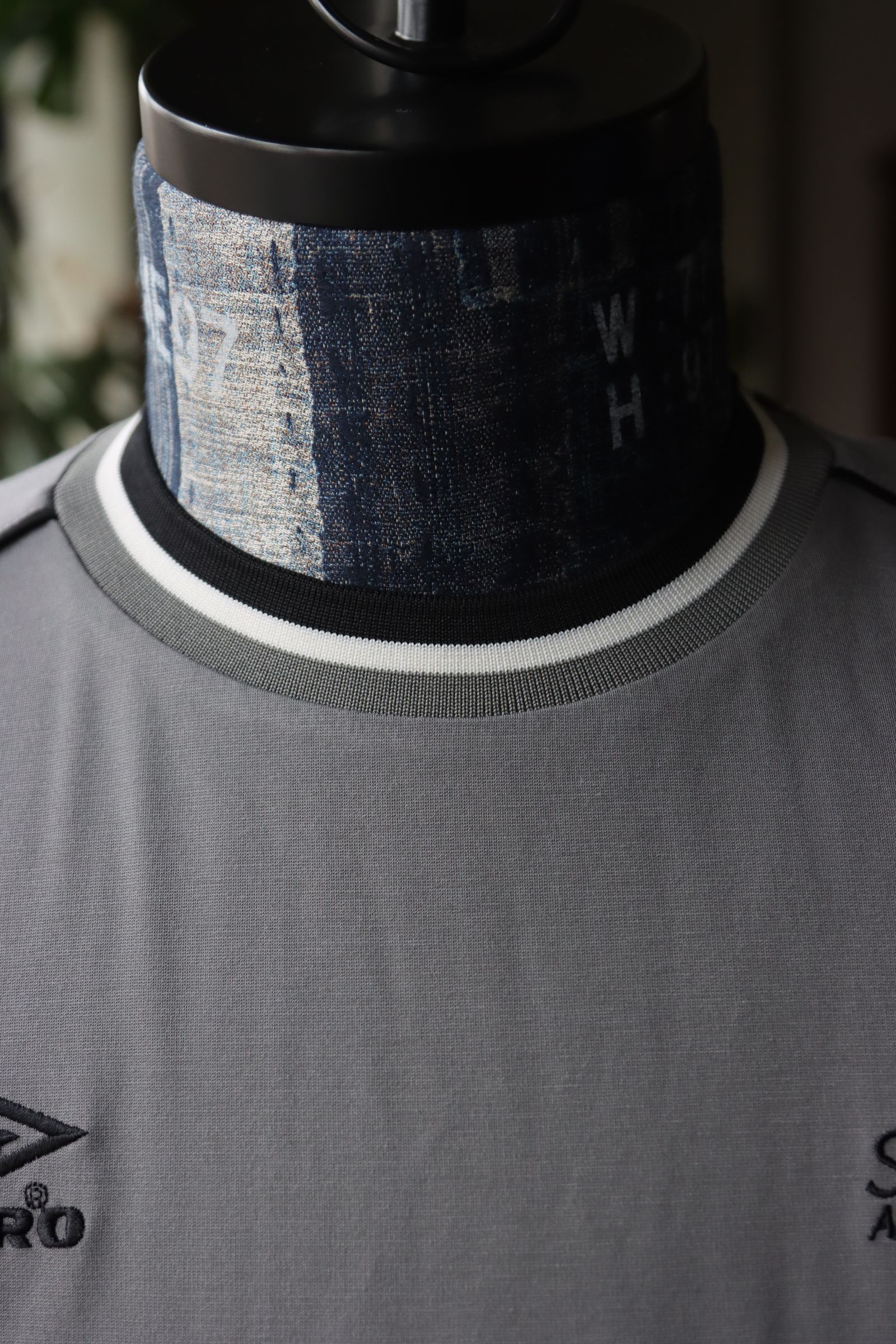 セダンオールパーパス SS24 UMBRO® S/S Game Shirt(SD24S-CT10)Charcoal Brown