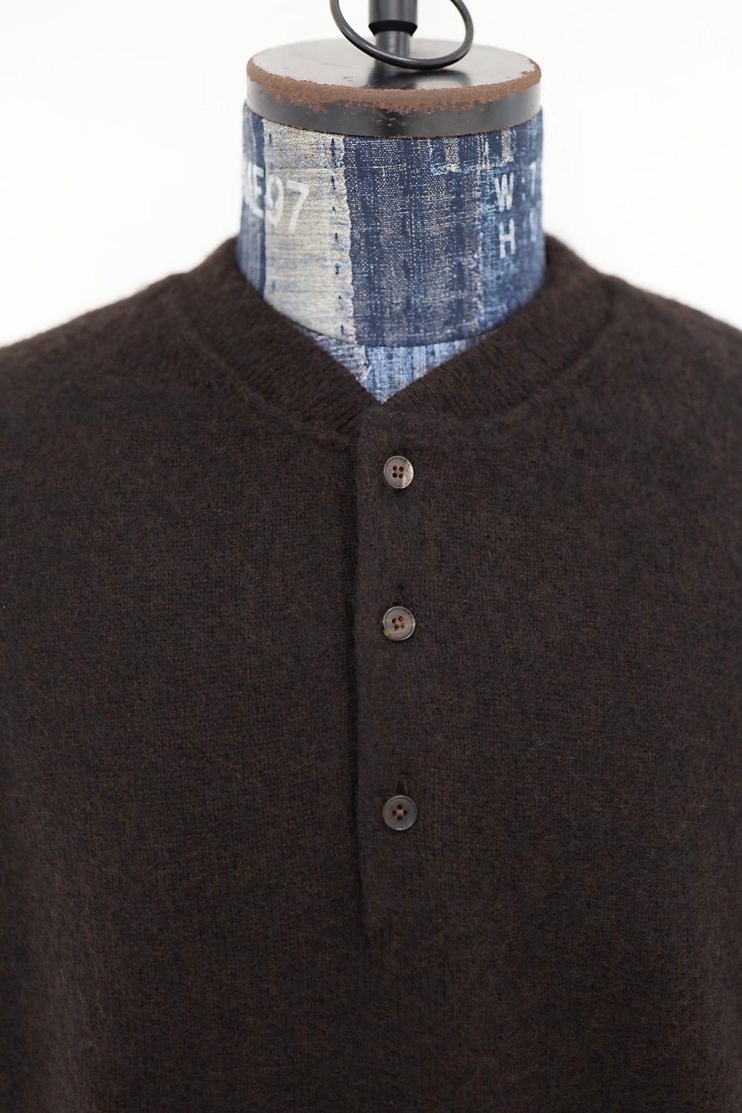 アプレッセ 2026 STYLE2 Brushed Cashmere Middle Gauge Henley Neck Sweater(26AAP-03-09)BROWN☆10月3日(土)新作発売！