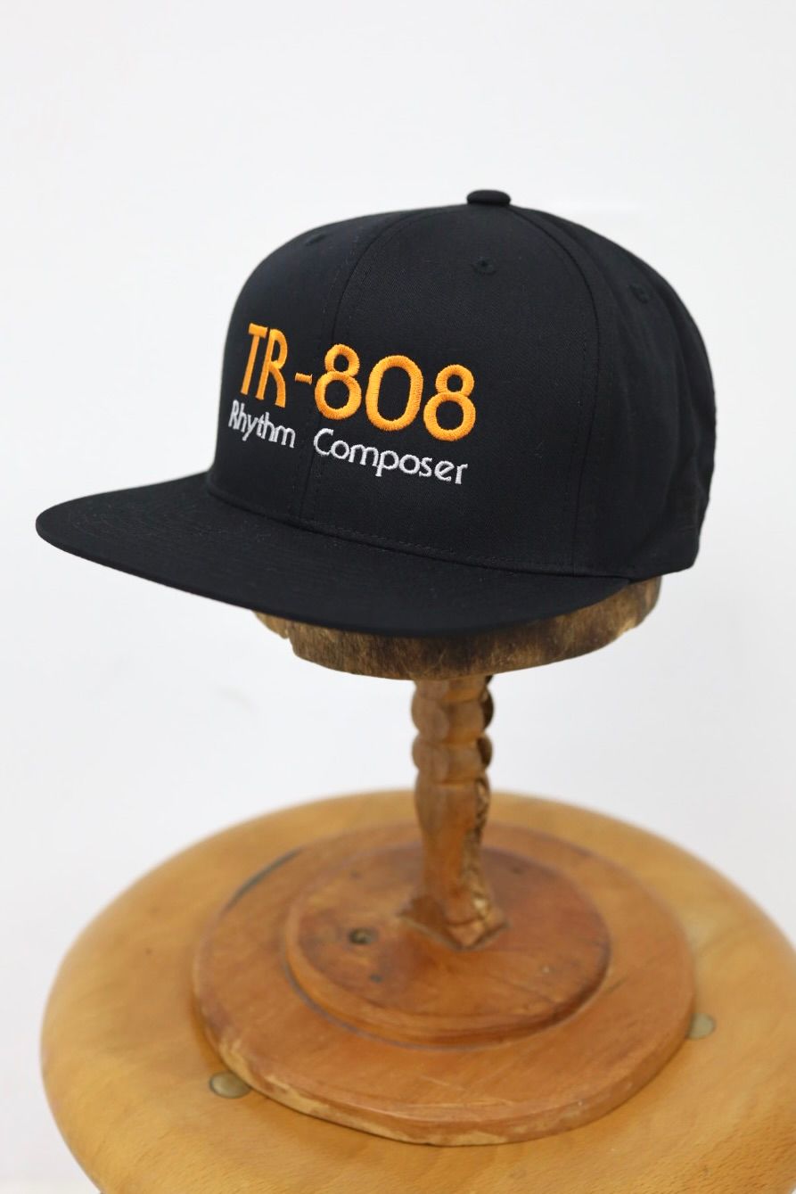 イズネスミュージック 26SS TR-808 CAP(ISNESS MUSIC×ROLAND)(IMP7_05_TR-808CAP01)BLACK-ORANGE☆新作発売！