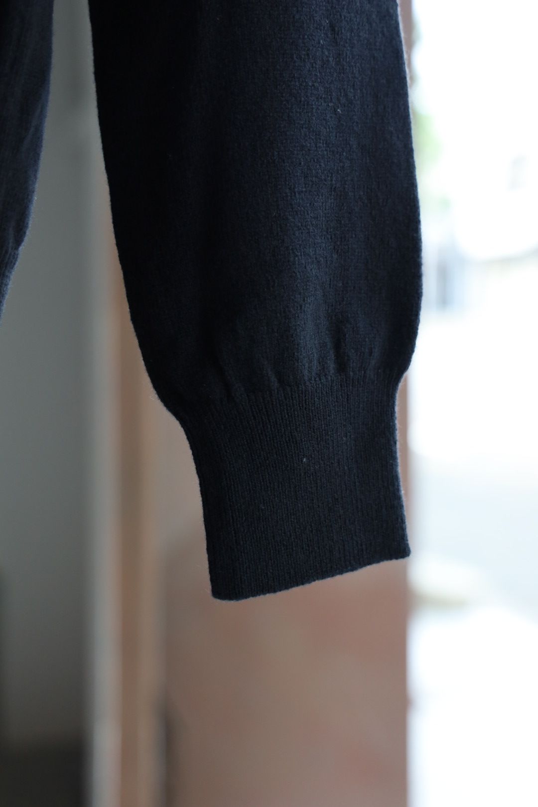 プレイコムデギャルソン V-NECK CARDIGAN DOUBLE BURGENDY EMBLEM (AX-N058-051)BLACK