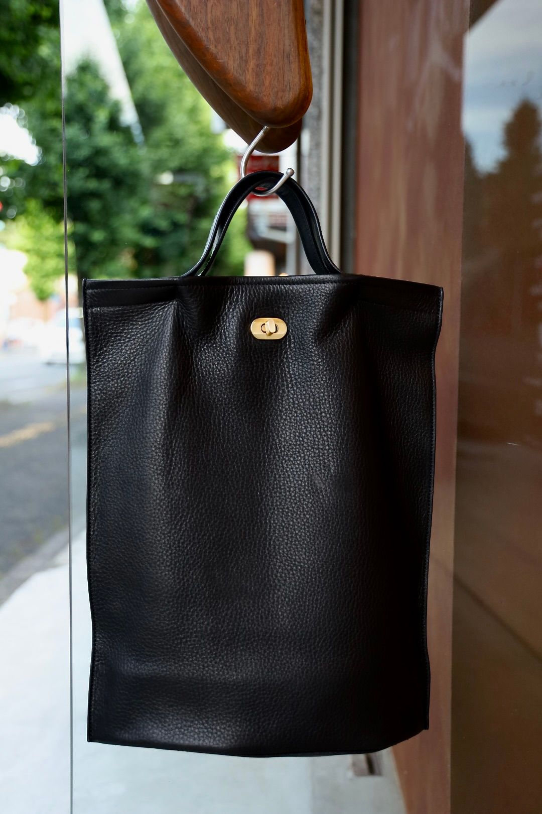 エンダースキーマ バッグ twist hand bag large(zw-b-tbb)black