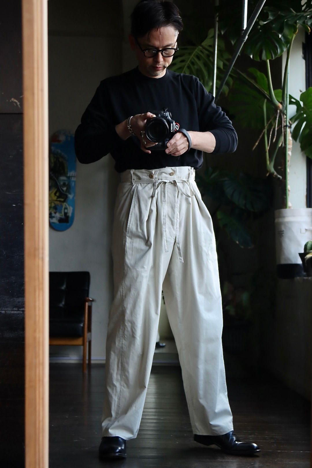 blurhms Selvage Twill Button Tuck Easy Pantsスタイル