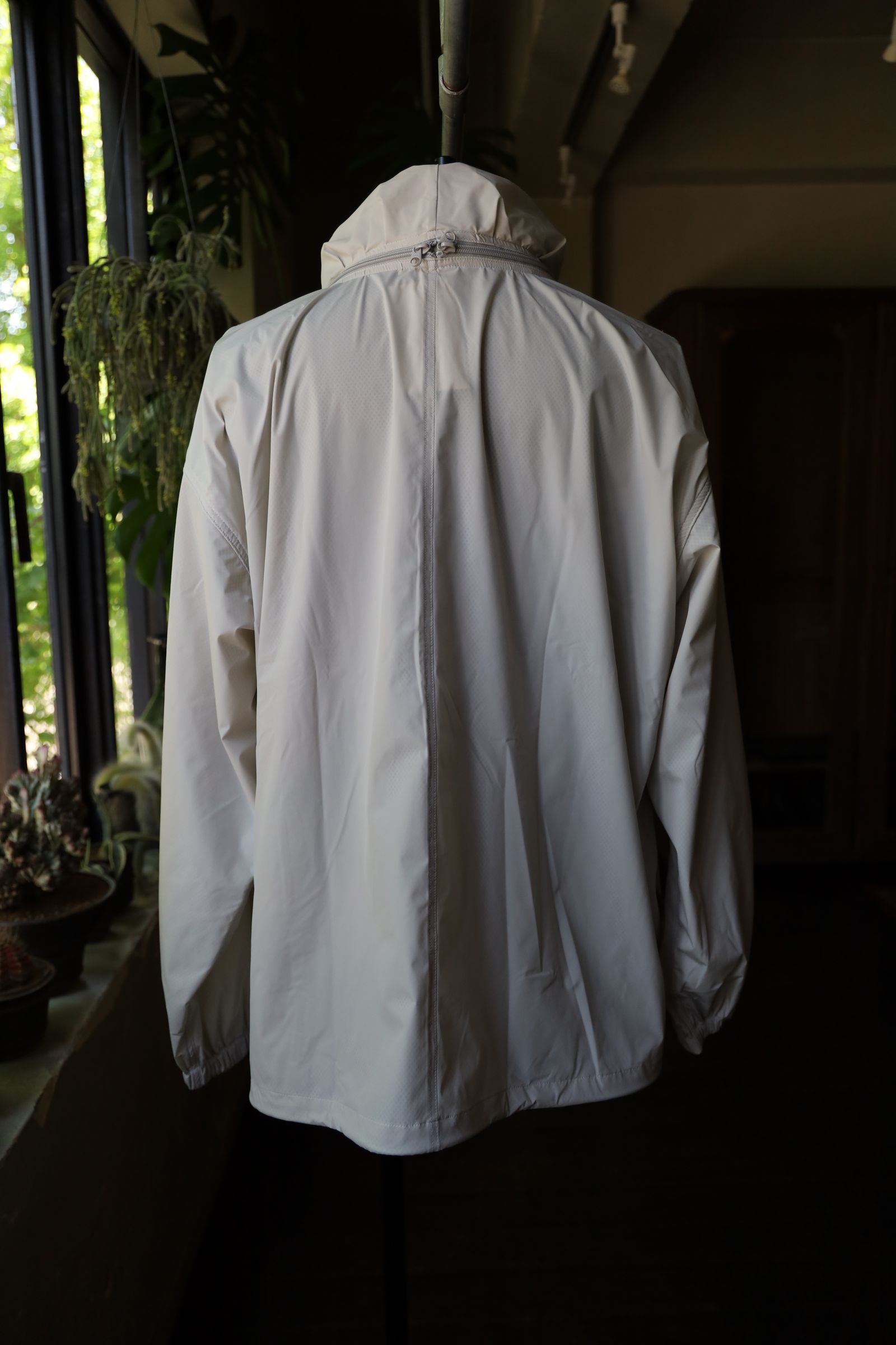 is-ness イズネス24SS TECHNICAL VENTILATION JACKET(24SS_08_1006JK04)LIGHT GRAY
