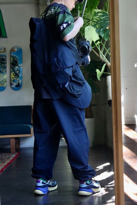 FreshService × HOUYHNHNM “EDITOR’S JACKET” & “EDITOR’S TROUSERS”NAVYスタイル