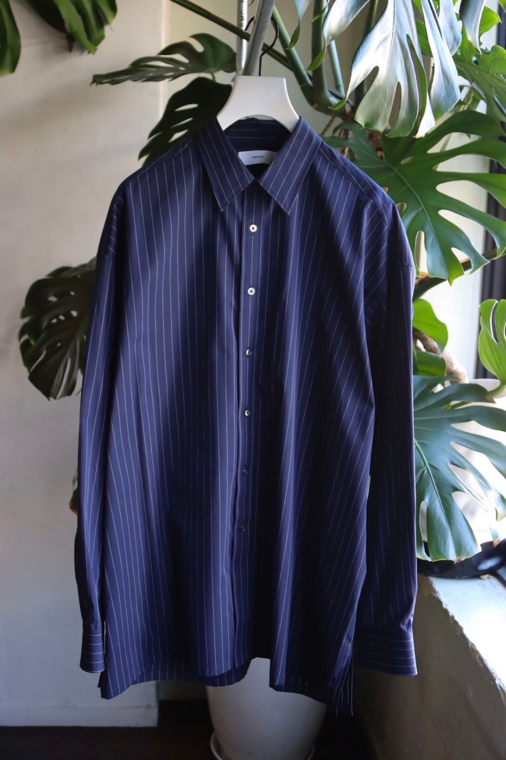 グラフペーパー High Count Broad Stripe Regular Collar Shirt (GM231-50241B) NAVY  PIN STRIPE※12月10日(土)発売 - FREE(フリー)