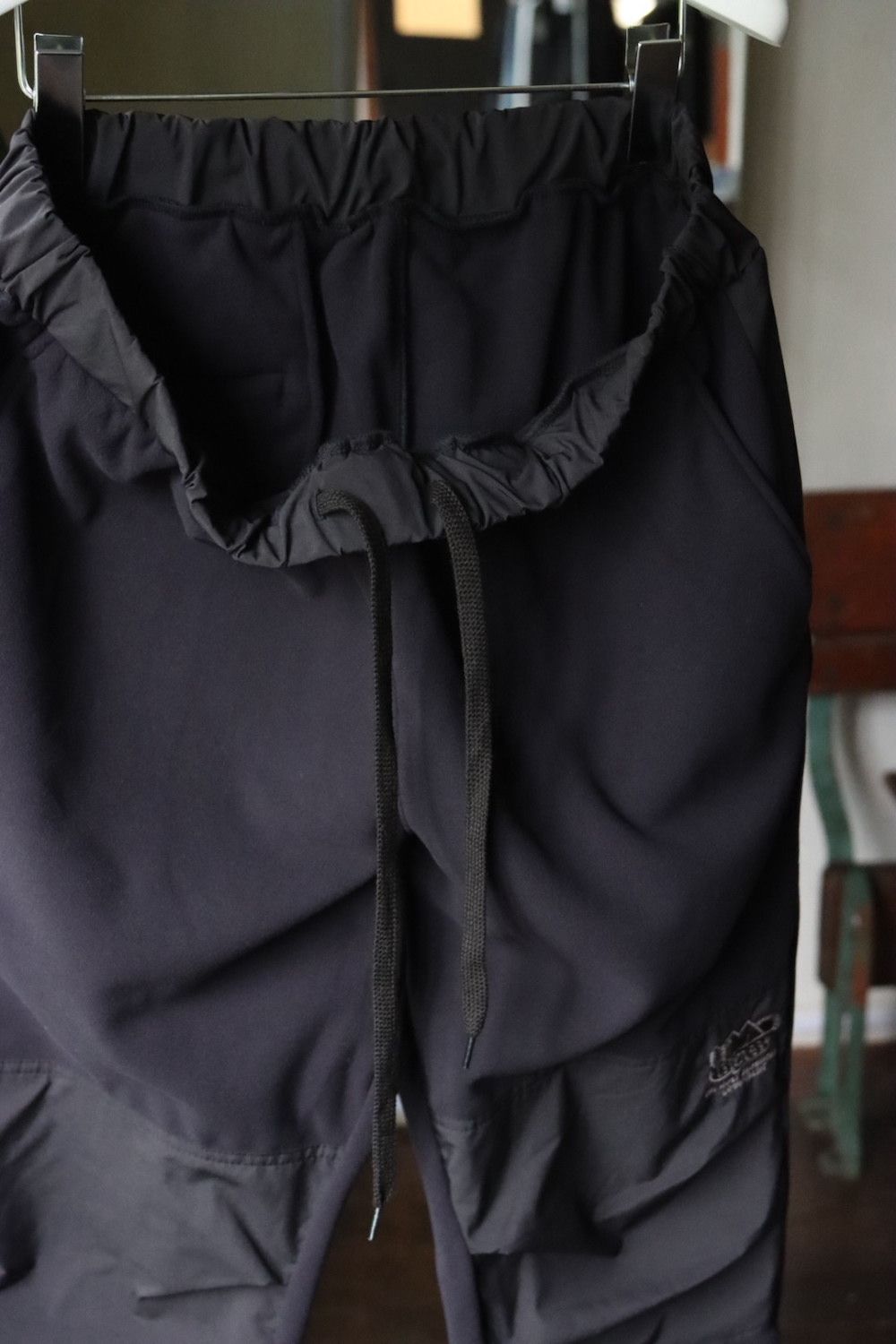 イズネス22AW THM FLEECE PANTS (1003AWPT01)BLACK