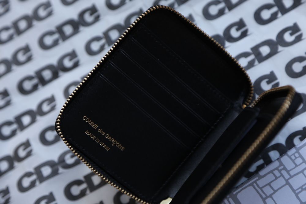 コムデギャルソンClassic Leather 二つ折りZIP財布(SA2100)BLACK 一粒万倍日 天赦日 - FREE SIZE