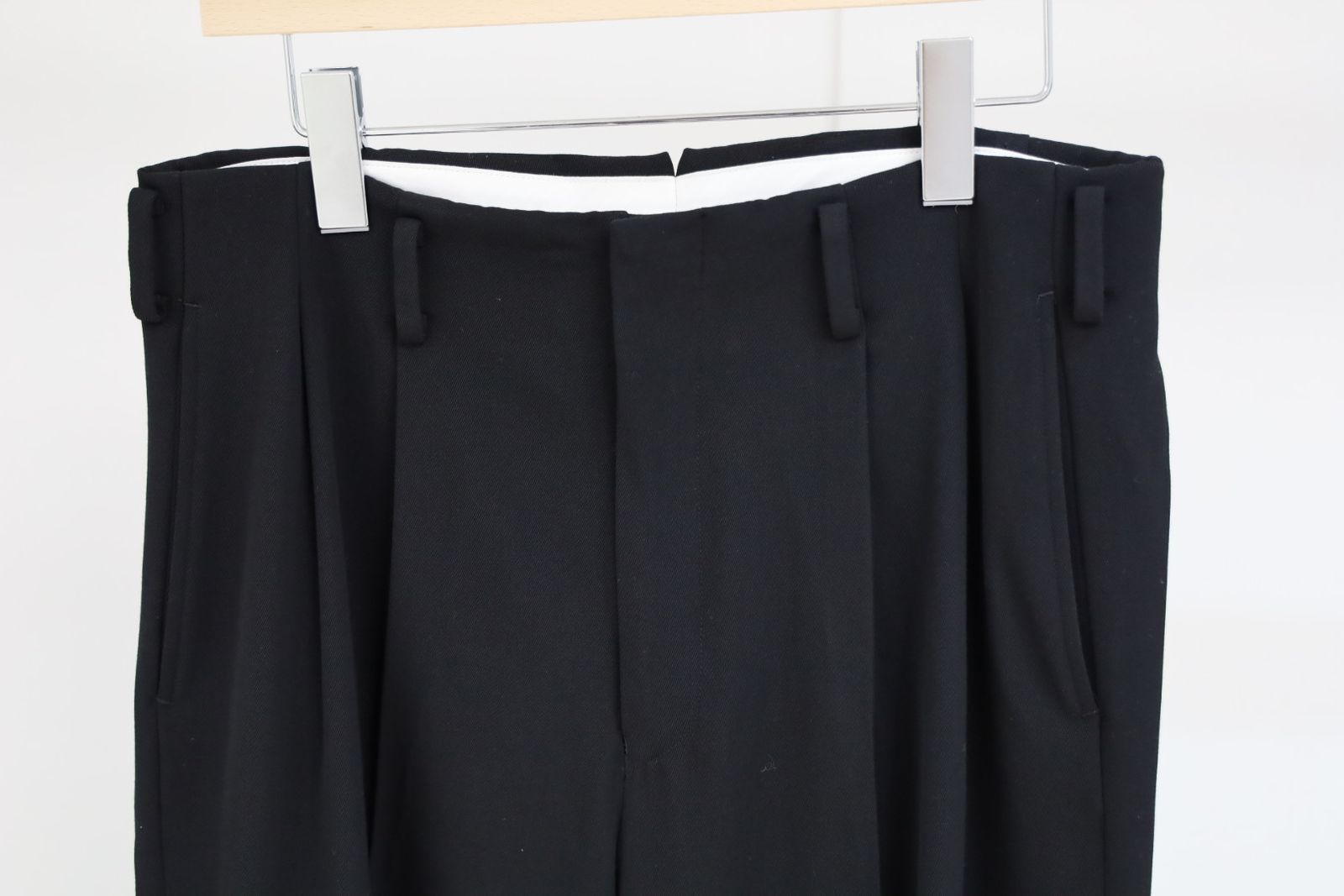 アプレッセ 2026 STYLE2 Wool Wide Tapered Trousers(26AAP-04-01)BLACK