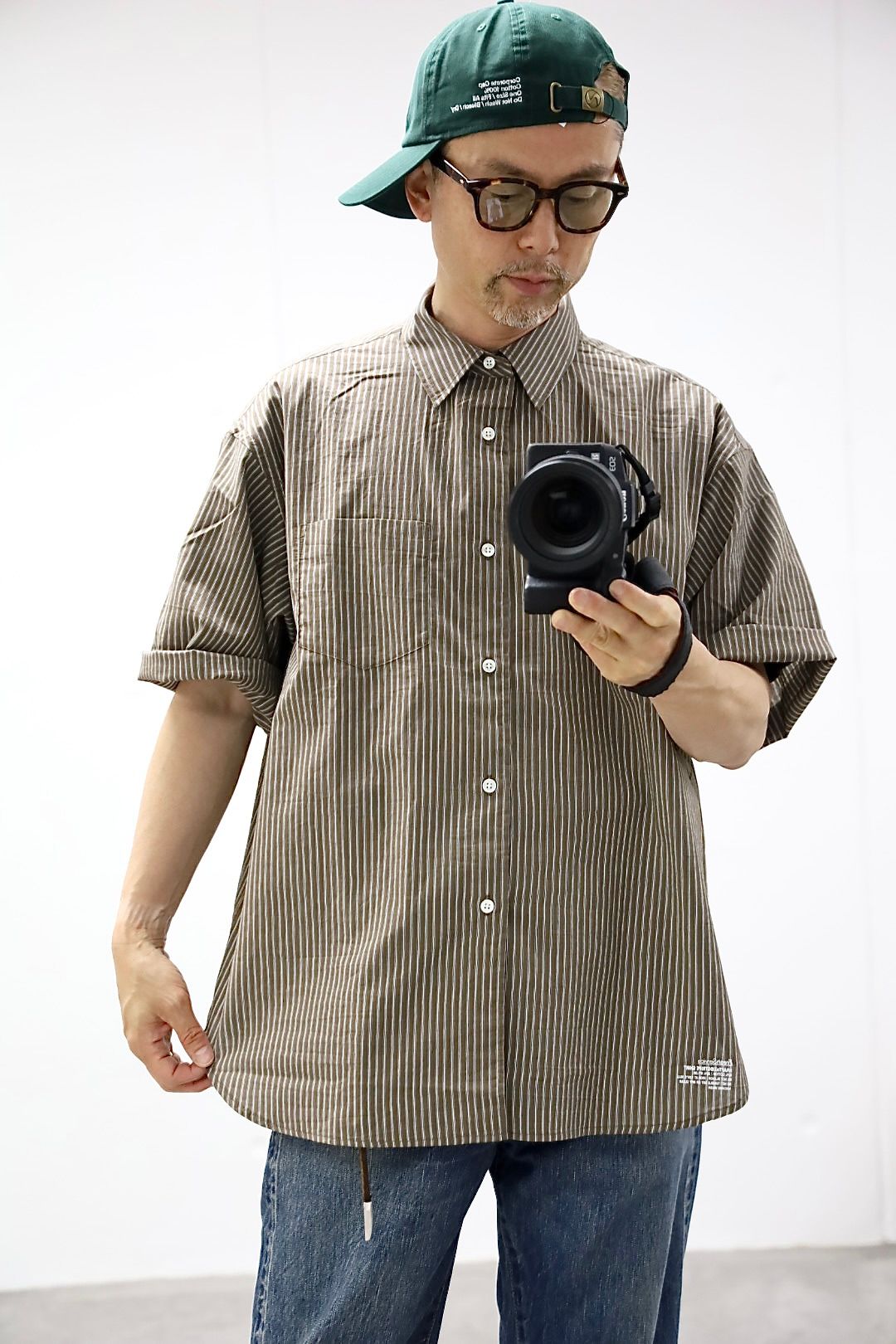 FreshService 26SS HRAFTeX® S/S STRIPE SHIRT"BROWN STRIPE"スタイル