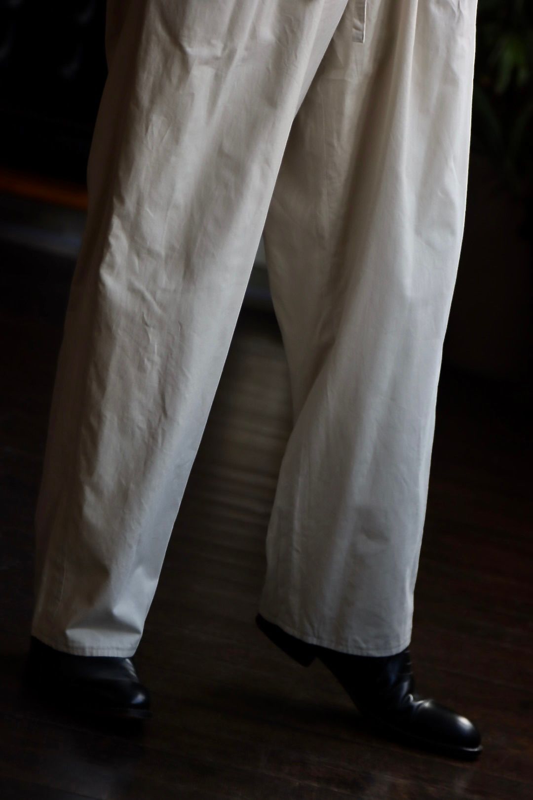 blurhms Selvage Twill Button Tuck Easy Pantsスタイル