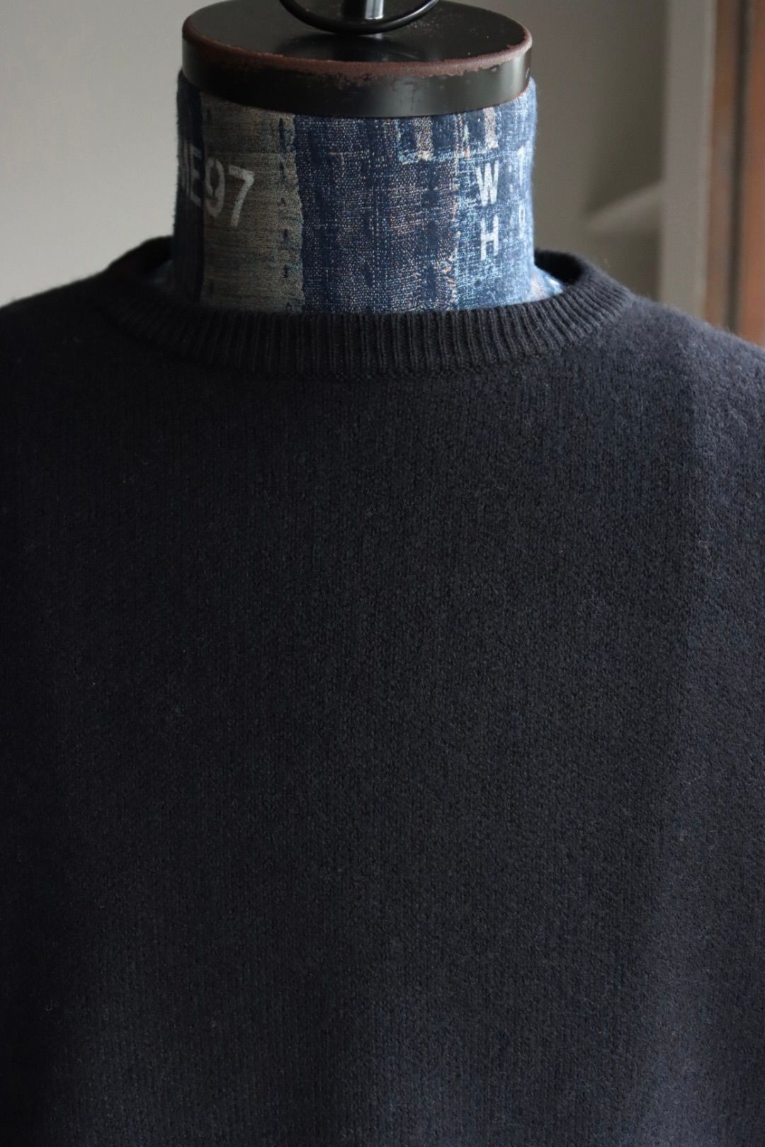 グラフペーパー 25AW Gradient Dyed Crewt Neck Knit(GU253-80492)BLACK☆9月27日(土)発売！